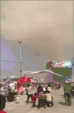 充气城堡被大风掀翻事故_充气游乐设施安全监管_充气蹦蹦床的价钱