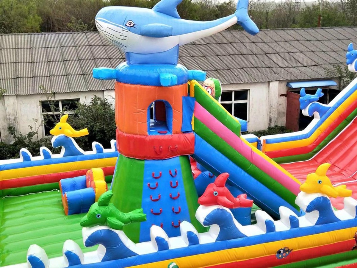 充气蹦蹦床的价钱_充气城堡被风吹翻事故 责任认定 安全保障义务