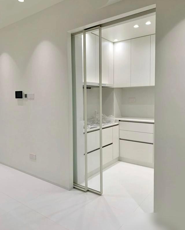 下次装修,厨房再也不用推拉门了,学人家装口袋门,真的太聪明了(图14) 卫生间口袋门安装_厨房口袋门设计_厨房做移门,门套多宽