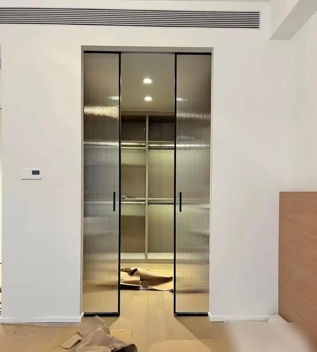 下次装修,厨房再也不用推拉门了,学人家装口袋门,真的太聪明了(图17) 厨房做移门,门套多宽_厨房口袋门设计_卫生间口袋门安装