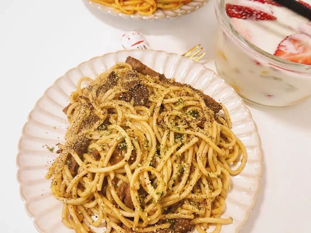 十几分钟米其林级意面_方便省事意面配料包_意面酱料的热量