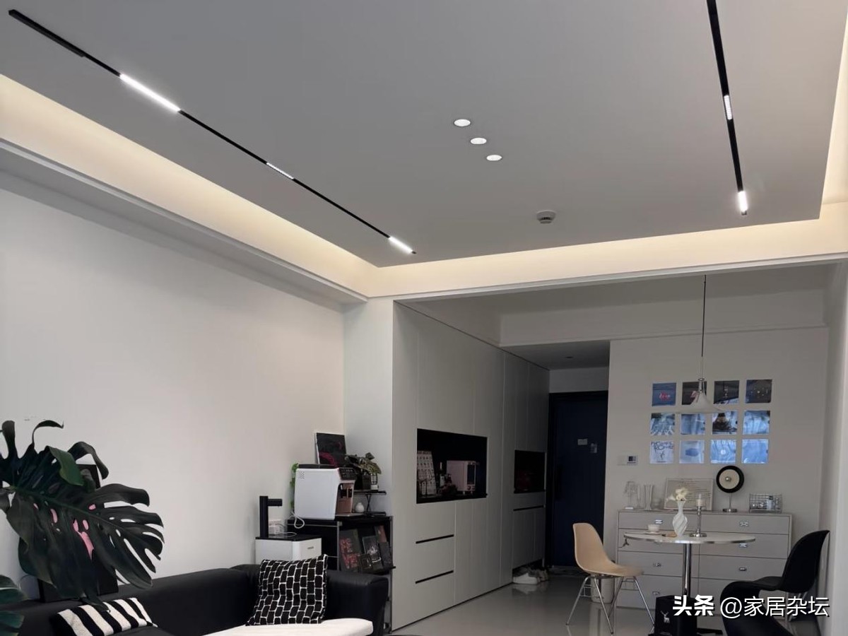 还得是年轻人脑子活:换个思路装修,家居痛点立即被解决,还省钱(图24) 厨房门装修效果图小户_隐形晾衣架装修_解决家居痛点的装修设计