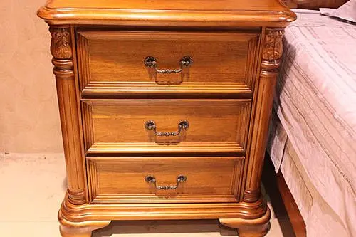 导购：特价热卖周康弗尔实木卧房家具四款荐