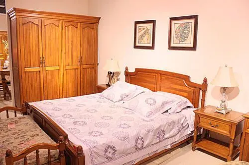 导购：特价热卖周康弗尔实木卧房家具四款荐