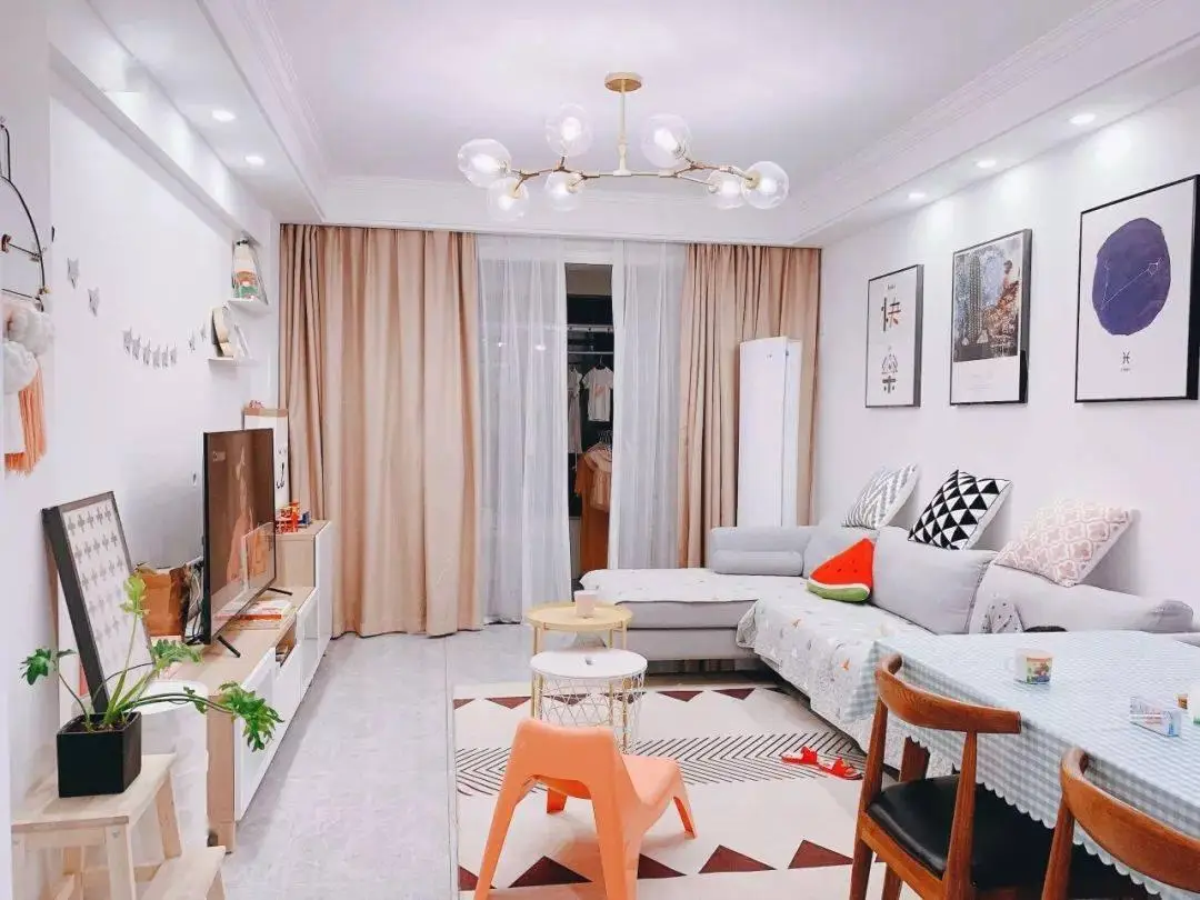 现代简约客厅装修_小户型客厅温馨装修_小户型客厅设计