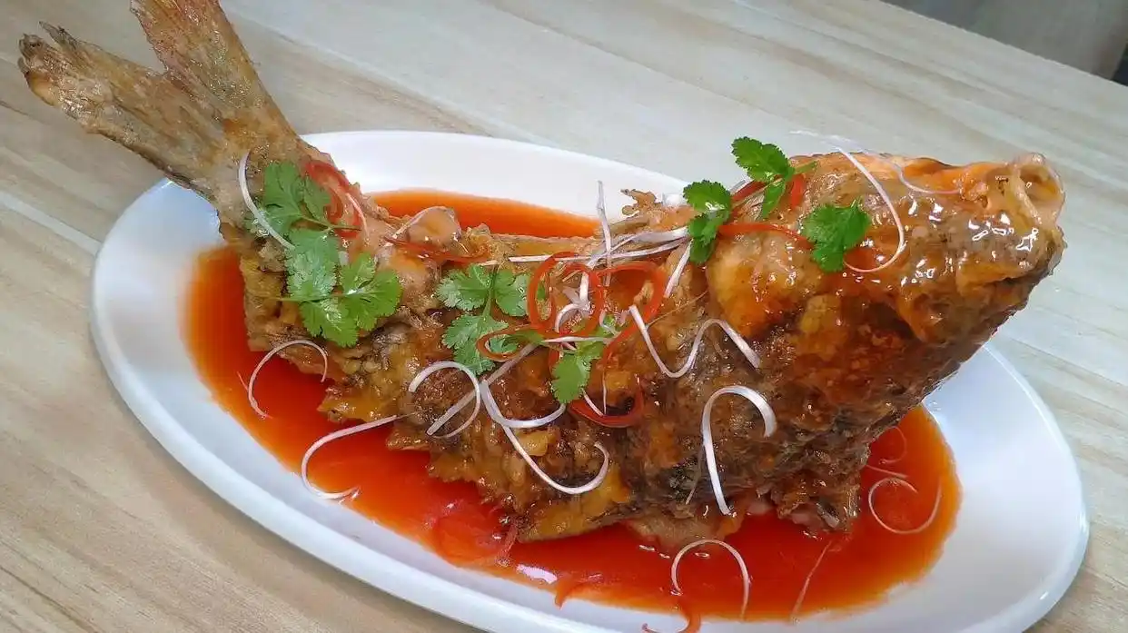 一品豆腐葱爆海参糖醋里脊_鲁菜图片高清_山东鲁菜经典菜系