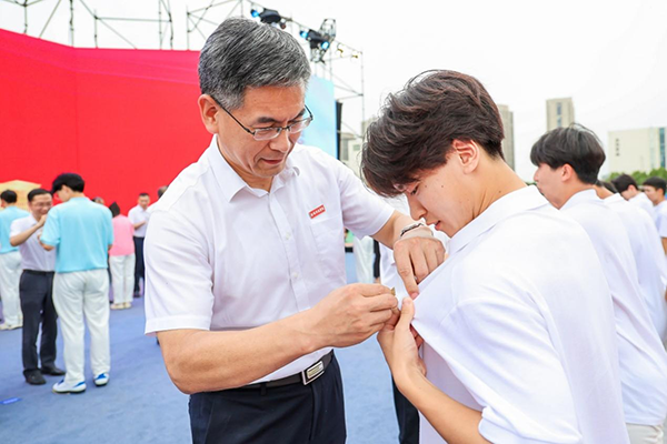 金陵科技学院举行2023级本科新生开学典礼(图3) 金陵科技学院图片_金陵科技学院2023级本科新生开学典礼_志不求易事不避难做不怕吃苦的金科人