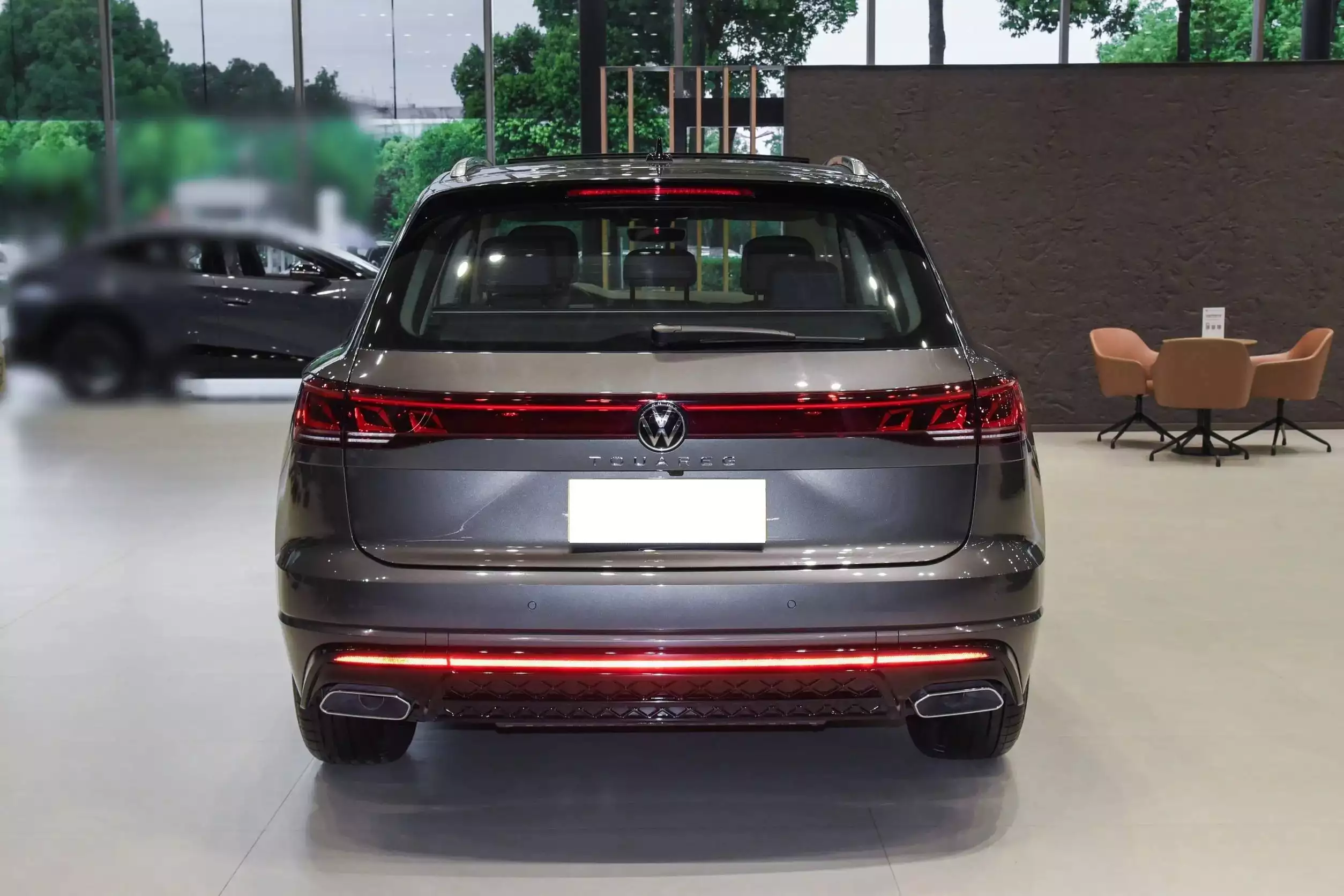 大众造出“换壳Q7”,3.0T+空悬+8AT,懂的人却不多(图11) 大众途锐2025款报价v6_大众途锐 3.0T V6双涡轮增压引擎 15英寸高分辨率触控屏