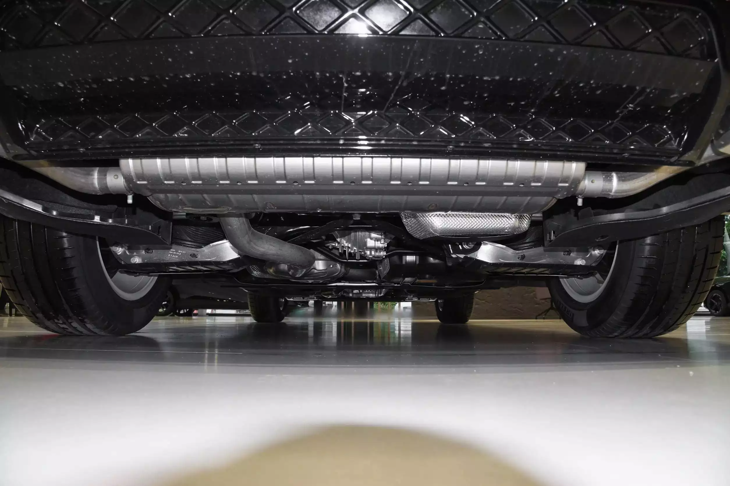 大众造出“换壳Q7”,3.0T+空悬+8AT,懂的人却不多(图13) 大众途锐2025款报价v6_大众途锐 3.0T V6双涡轮增压引擎 15英寸高分辨率触控屏