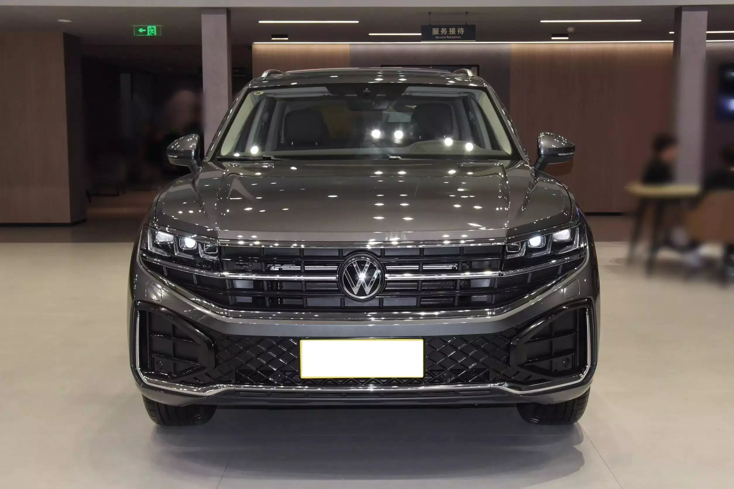 大众造出“换壳Q7”,3.0T+空悬+8AT,懂的人却不多(图8) 大众途锐2025款报价v6_大众途锐 3.0T V6双涡轮增压引擎 15英寸高分辨率触控屏