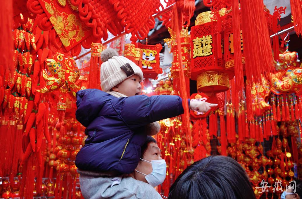 城隍庙附近春节氛围_合肥市城隍庙年货街_合肥城隍庙小吃