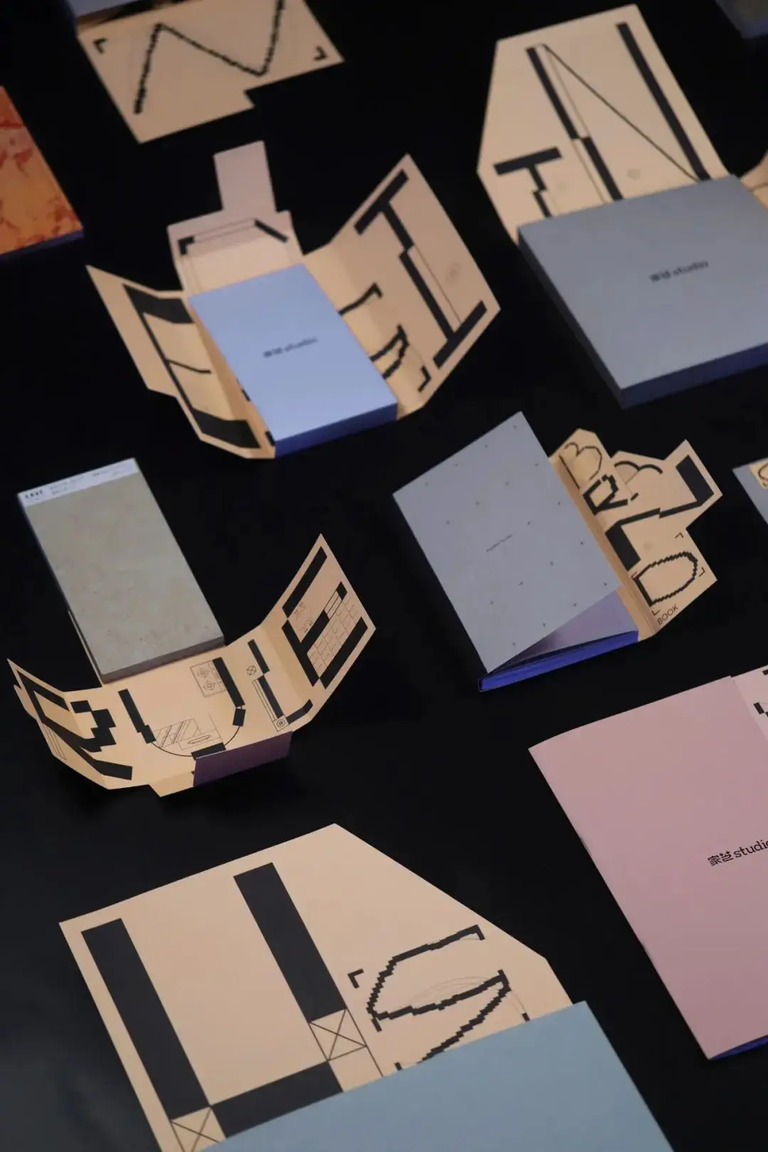 站酷百大设计榜提名作品|家是你的人生画像-家芝studio品牌设计(图9) 2025站酷百大设计榜_中国家装顶级品牌-萧氏设计作品集_家芝studio品牌设计案例