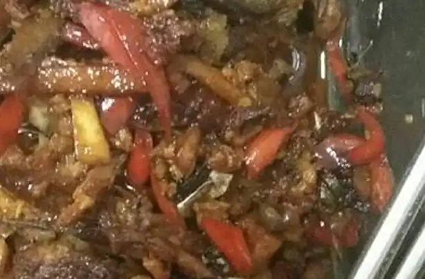 红烧鱼的做法步骤_红烧鱼配料调料_红烧肉炖菜