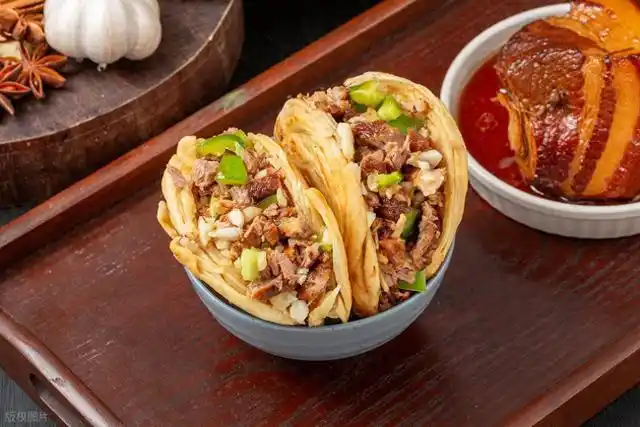 陕西最有名十大小吃_陕西碳水炸弹美食_陕西特色美食小吃