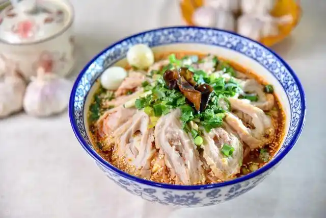 陕西碳水炸弹美食_陕西特色美食小吃_陕西最有名十大小吃