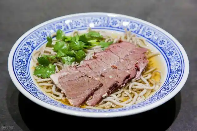 陕西最有名十大小吃_陕西碳水炸弹美食_陕西特色美食小吃