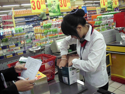 超市员工低工资福利好_超市工作环境轻松就业门槛低_超市收银员工资