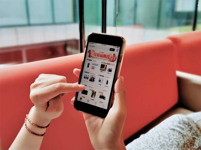 一部手机最长能用几年?出现以下任何一种情况就该换了,别舍不得(图2) 手机使用周期长尾_手机电池寿命指标_手机系统维修