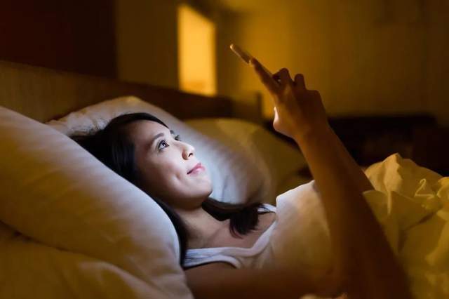 一部手机最长能用几年?出现以下任何一种情况就该换了,别舍不得(图6) 手机系统维修_手机使用周期长尾_手机电池寿命指标