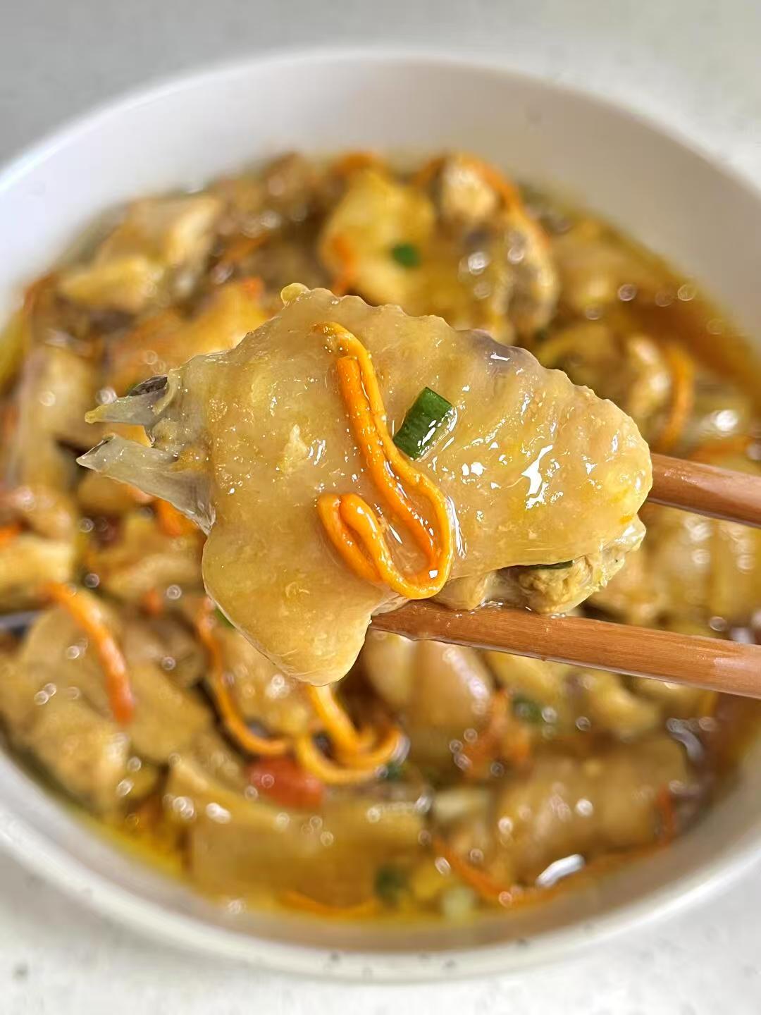 原汁原味的虫草花蒸鸡,简简单单又得一餐(图2) 营养又美味的虫草花蒸鸡食谱_虫草菜怎么吃_虫草花蒸鸡做法