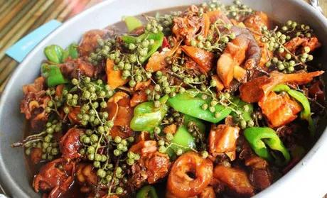 舌尖上的莱芜——莱芜炒鸡(图4) 莱芜美食推荐_莱芜炒鸡做法_夹岭炒鸡历史