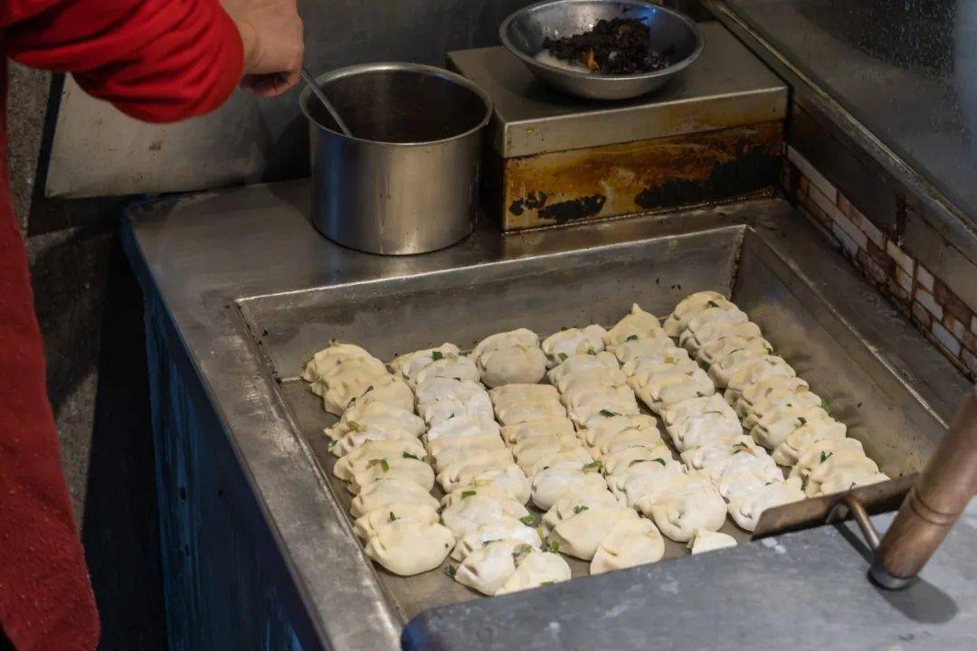 赞爆!彩虹般的广州地铁!附4大站点美食地图,快跟着一站站打卡!(图10) 广州地铁4号线美食_广州地铁各线路特色站点_广州地铁线路颜色