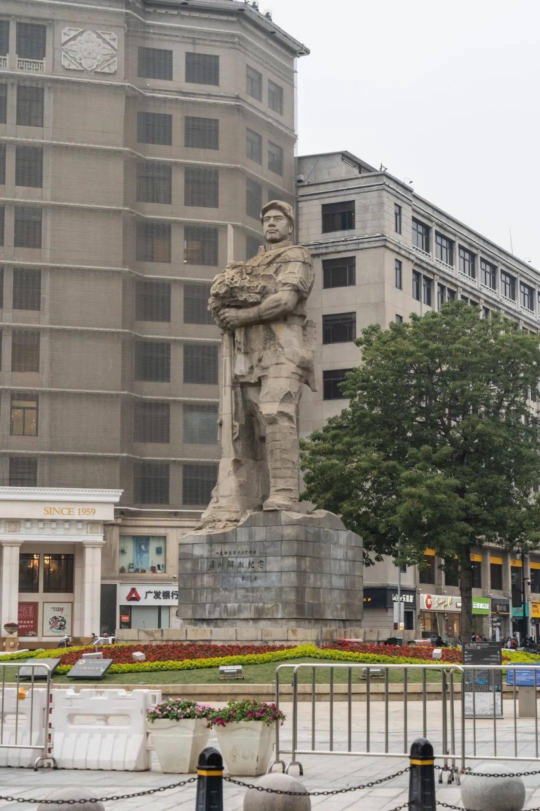 赞爆!彩虹般的广州地铁!附4大站点美食地图,快跟着一站站打卡!(图6) 广州地铁各线路特色站点_广州地铁线路颜色_广州地铁4号线美食