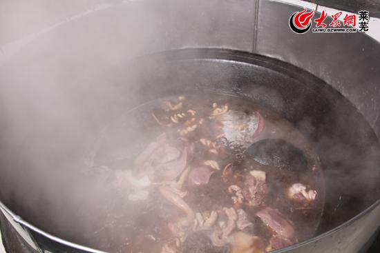 5.鄂庄肴肉:40年熬煮见真味(图4) 莱芜美食推荐_莱芜黑猪 猪头肉 烹饪方法