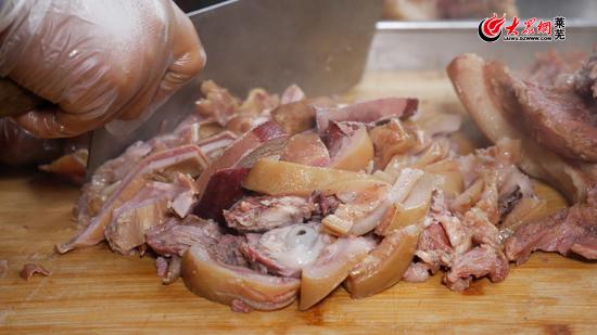 5.鄂庄肴肉:40年熬煮见真味(图5) 莱芜美食推荐_莱芜黑猪 猪头肉 烹饪方法