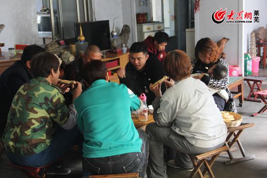 5.鄂庄肴肉:40年熬煮见真味(图6) 莱芜黑猪 猪头肉 烹饪方法_莱芜美食推荐