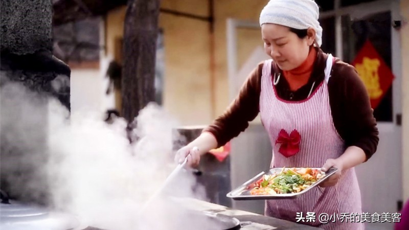 山东炒鸡界三强,枣庄辣子鸡、临沂炒鸡、莱芜炒鸡,哪家最好吃?(图5) 莱芜美食推荐_山东炒鸡做法_枣庄辣子鸡特点