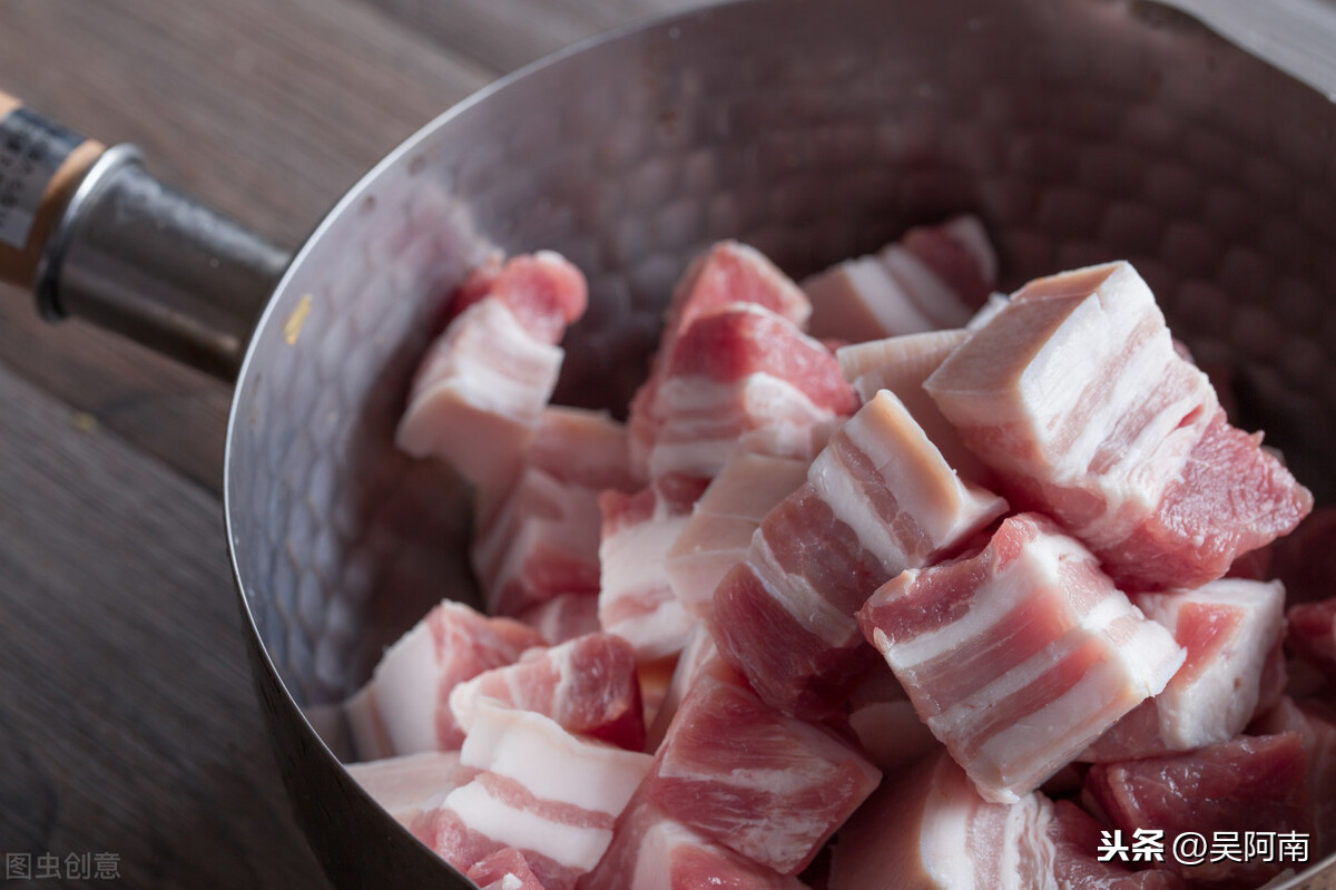 教你红烧肉的家常做法,肉不够,蛋来凑,肥而不腻超级下饭(图4) 红烧肉做法大全_红烧肉属于哪个菜系_鹌鹑蛋红烧肉食谱