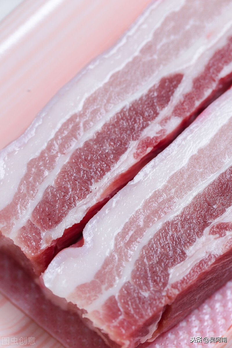 教你红烧肉的家常做法,肉不够,蛋来凑,肥而不腻超级下饭(图5) 鹌鹑蛋红烧肉食谱_红烧肉做法大全_红烧肉属于哪个菜系