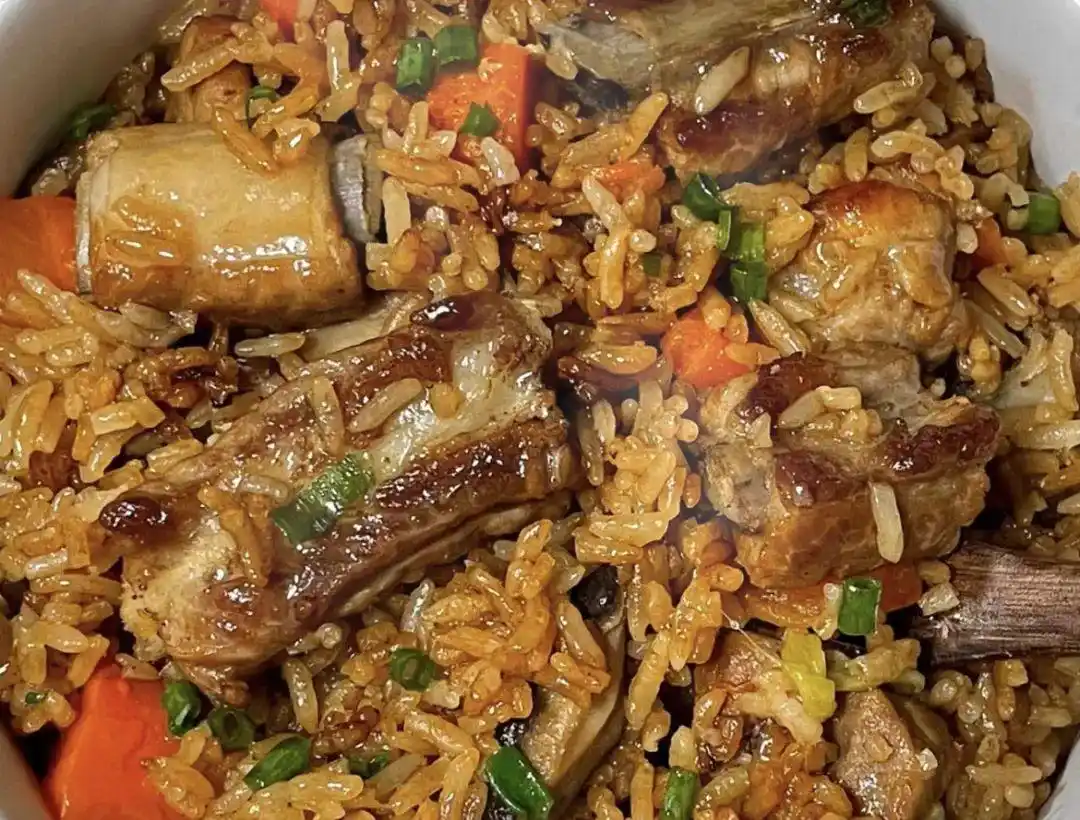 手残党必学的电饭煲焖饭合集!腊肠土豆一键搞定,饭菜同熟超省心(图1) 懒人绝绝子焖饭食谱_电饭煲焖饭配方_电饭锅懒人菜