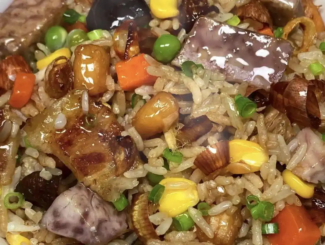 手残党必学的电饭煲焖饭合集!腊肠土豆一键搞定,饭菜同熟超省心(图3) 电饭锅懒人菜_懒人绝绝子焖饭食谱_电饭煲焖饭配方