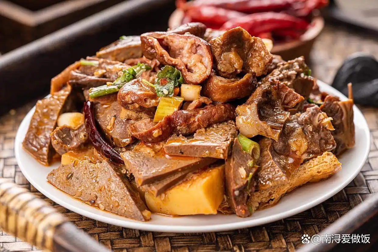 一个电饭煲就能搞定的4道大餐,不用看火,懒人必备!(图2) 电饭锅懒人菜_电饭煲卤味做法_电饭煲盐焗鸡教程