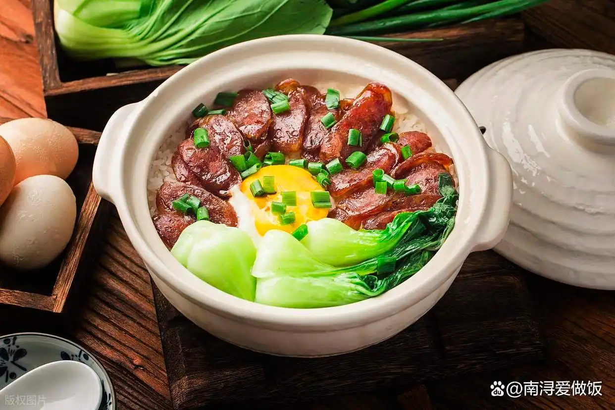 一个电饭煲就能搞定的4道大餐,不用看火,懒人必备!(图8) 电饭煲盐焗鸡教程_电饭锅懒人菜_电饭煲卤味做法