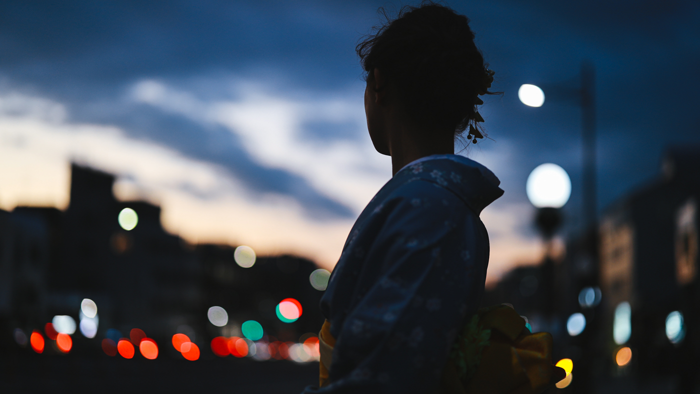 佳能最新镜头_RF 50mm F1.2L USM暗光室内拍摄表现_佳能RF 50mm F1.2L USM全开光圈画质