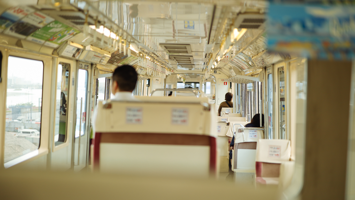 佳能最新镜头_RF 50mm F1.2L USM暗光室内拍摄表现_佳能RF 50mm F1.2L USM全开光圈画质