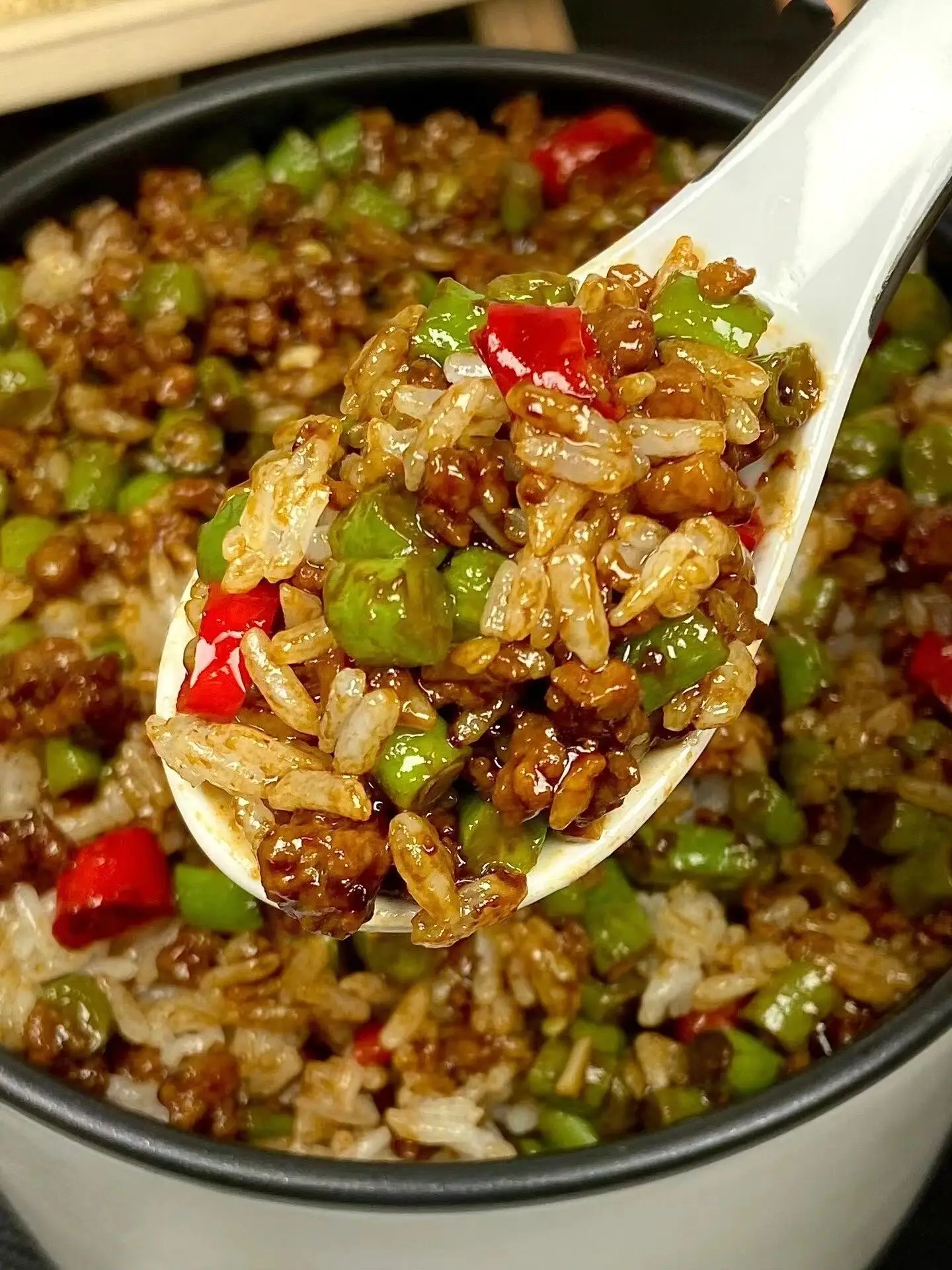 懒人福音!10 道电饭锅焖饭,一锅搞定肉菜饭,零失败超美味(图7) 电饭锅懒人菜_电饭锅创意菜式_电饭锅焖饭食谱