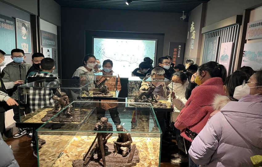 2023年2月，德惠市第六小学六年五班组织学生参观德惠市博物馆。（资料图片。德惠市博物馆供图）