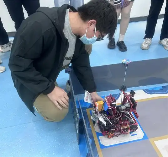 第二十八届全国青少年科技创新大赛获奖作品集_第十二届IYRC青少年数字创意机器人国际邀请赛_南昌市第二十八中学未来者科创社团