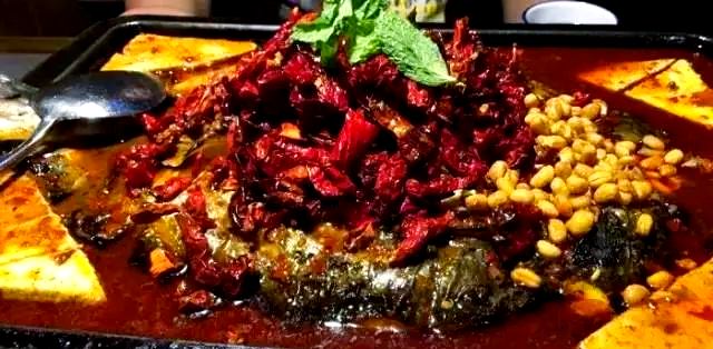 花城汇美食攻略:众多值得一试的餐厅,你不可错过!(图13) 广州花城汇美食推荐_花城汇美食推荐_大龙凤鸡煲特色菜