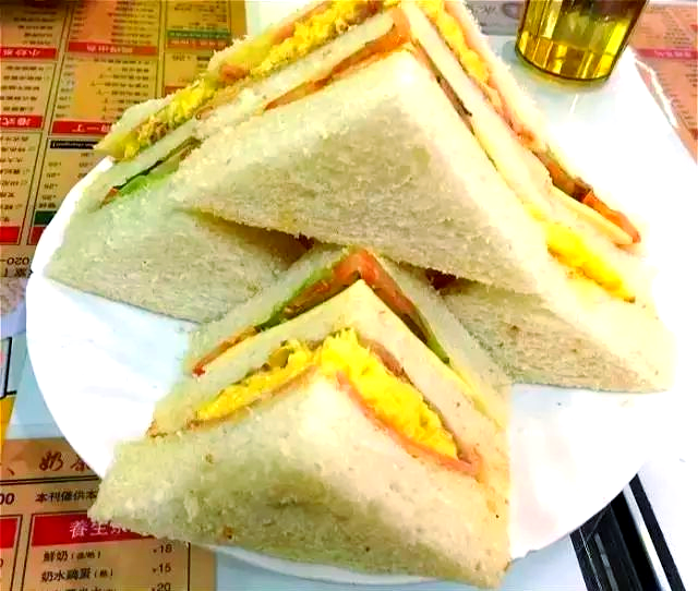 花城汇美食攻略:众多值得一试的餐厅,你不可错过!(图32) 大龙凤鸡煲特色菜_花城汇美食推荐_广州花城汇美食推荐