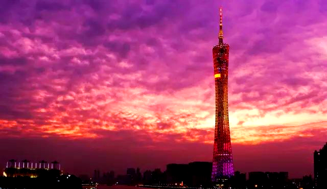 花城汇美食攻略:众多值得一试的餐厅,你不可错过!(图5) 广州花城汇美食推荐_花城汇美食推荐_大龙凤鸡煲特色菜