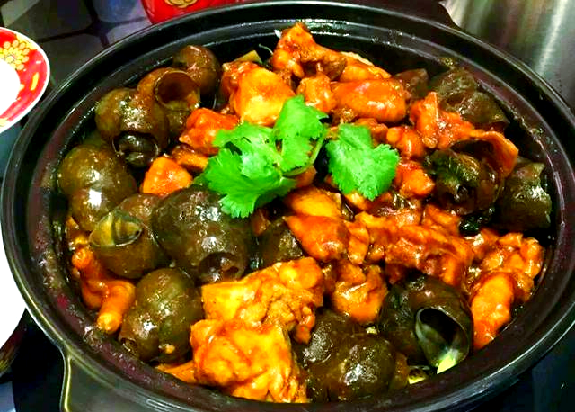 花城汇美食攻略:众多值得一试的餐厅,你不可错过!(图8) 花城汇美食推荐_广州花城汇美食推荐_大龙凤鸡煲特色菜