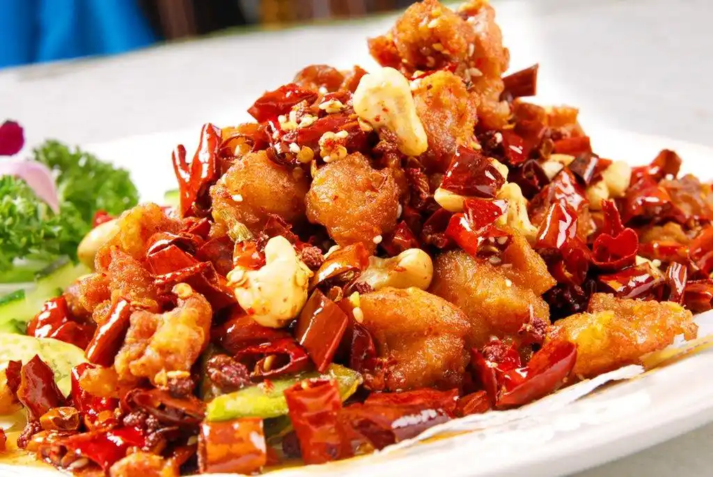 舌尖上的幸福:剁椒鱼头,麻辣子鸡,酱板鸭,湖南特色美食集锦(图3) 湖南特色美食介绍_干锅鸭头是哪个地方的菜系_剁椒鱼头做法详解