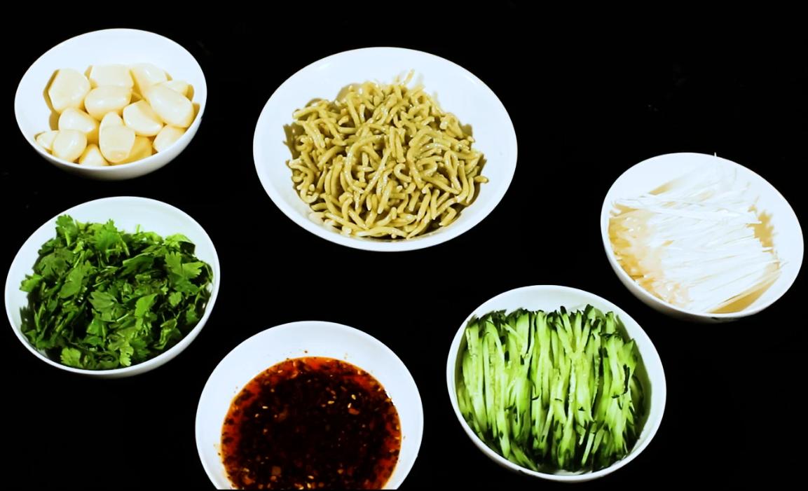 锦绣太原-非遗云展(4)|抿尖面和猫耳朵制作技艺(图2) 山西抿尖面做法_山西猫耳朵制作方法_山西面食文化 遗产