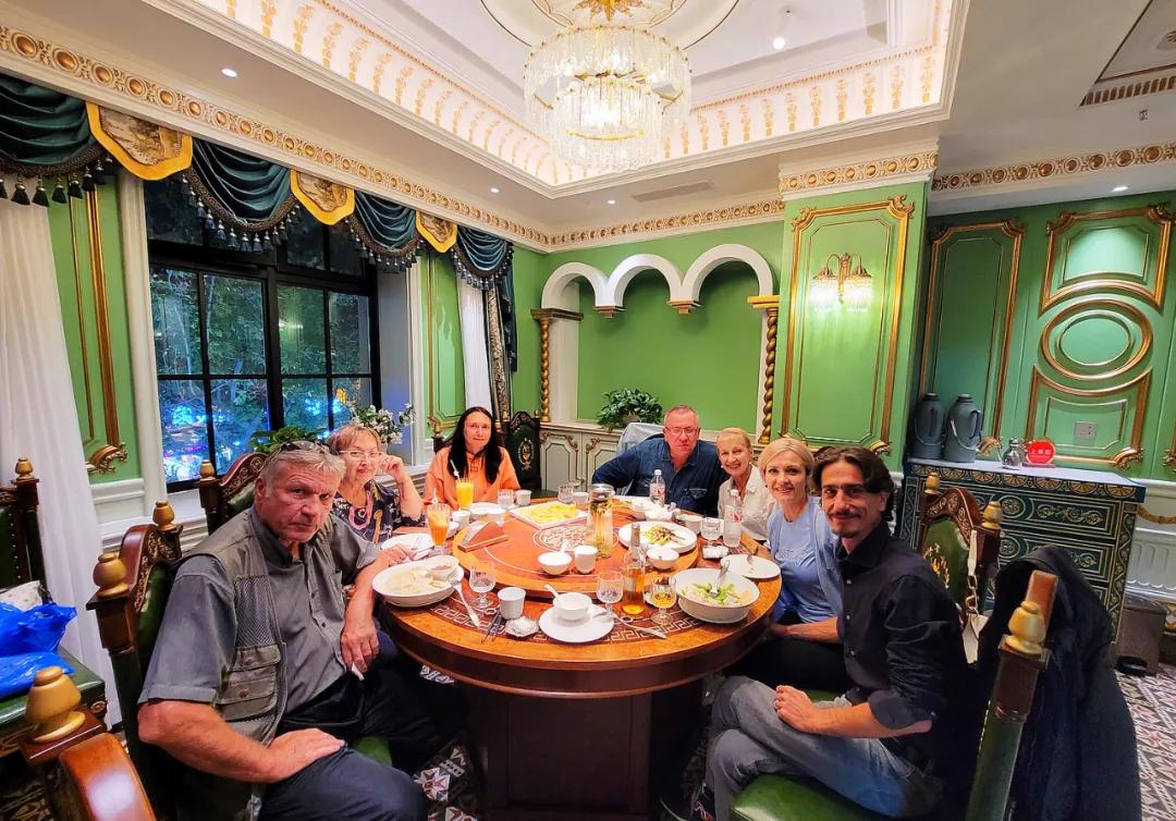 老厨家,哈尔滨范儿:美食打卡八个店(图10) 老厨家哈尔滨旗舰店_哈尔滨民间特色美食小吃_老厨家博物馆式饮食文化体验餐厅