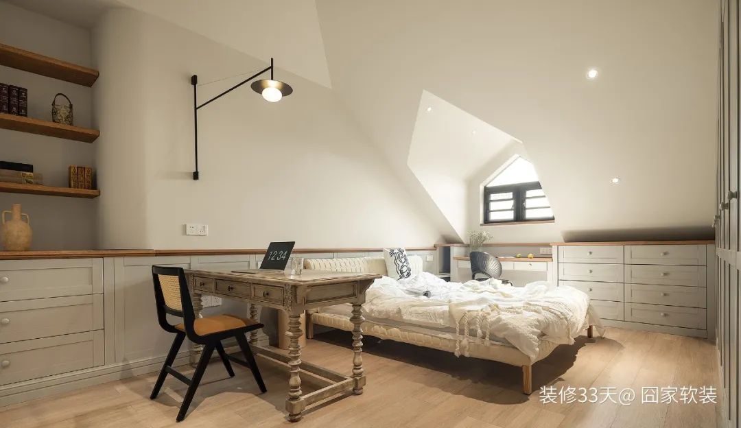 跃层式楼梯 装修_莫兰迪色系装修案例_老房改造设计